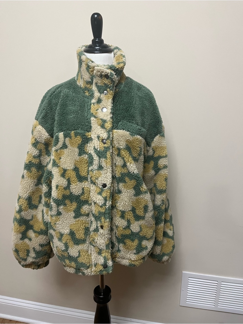 Thread & Supply Green and Cream Camo Sherpa Snap Jacket